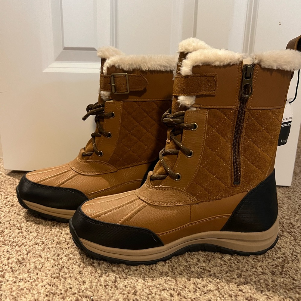 Koolaburra by Ugg Brown and Black insulated winter boots